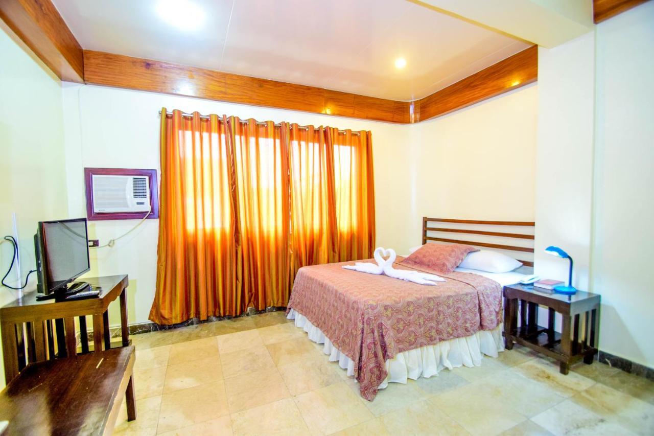 Kalibo Hotel Exterior photo